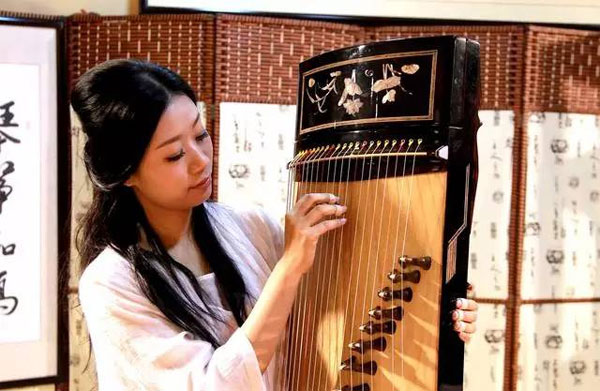 80后美女吴信行:卖“声”创业之路 与公益并行 80后美女吴信行:卖“声”创业之路 与公益并行