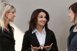 职场里，上面有人罩着，到底有多重要？